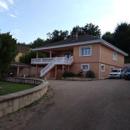 Comme A La Maison ! Chavanoz ภายนอก รูปภาพ