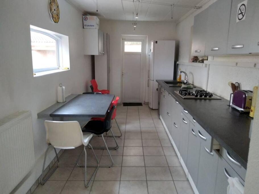 Comme A La Maison ! Chavanoz ภายนอก รูปภาพ