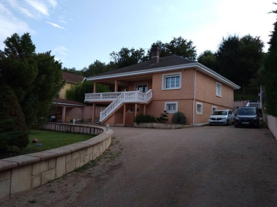 Comme A La Maison ! Chavanoz ภายนอก รูปภาพ